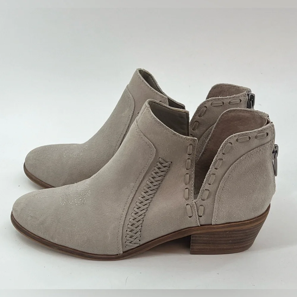 Vince Camuto Gray Suede Presita Ankle Booties Western Size 8 or 38.5 - Picture 2 of 10